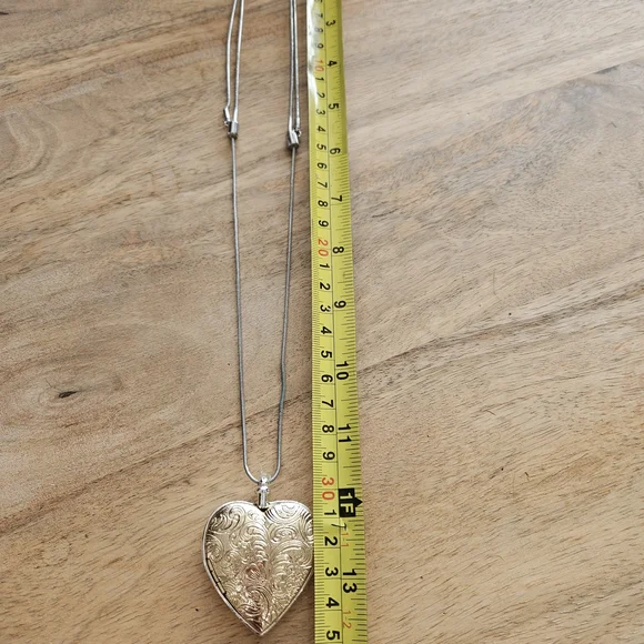 Heart Locket Necklace - Picture 5 of 10